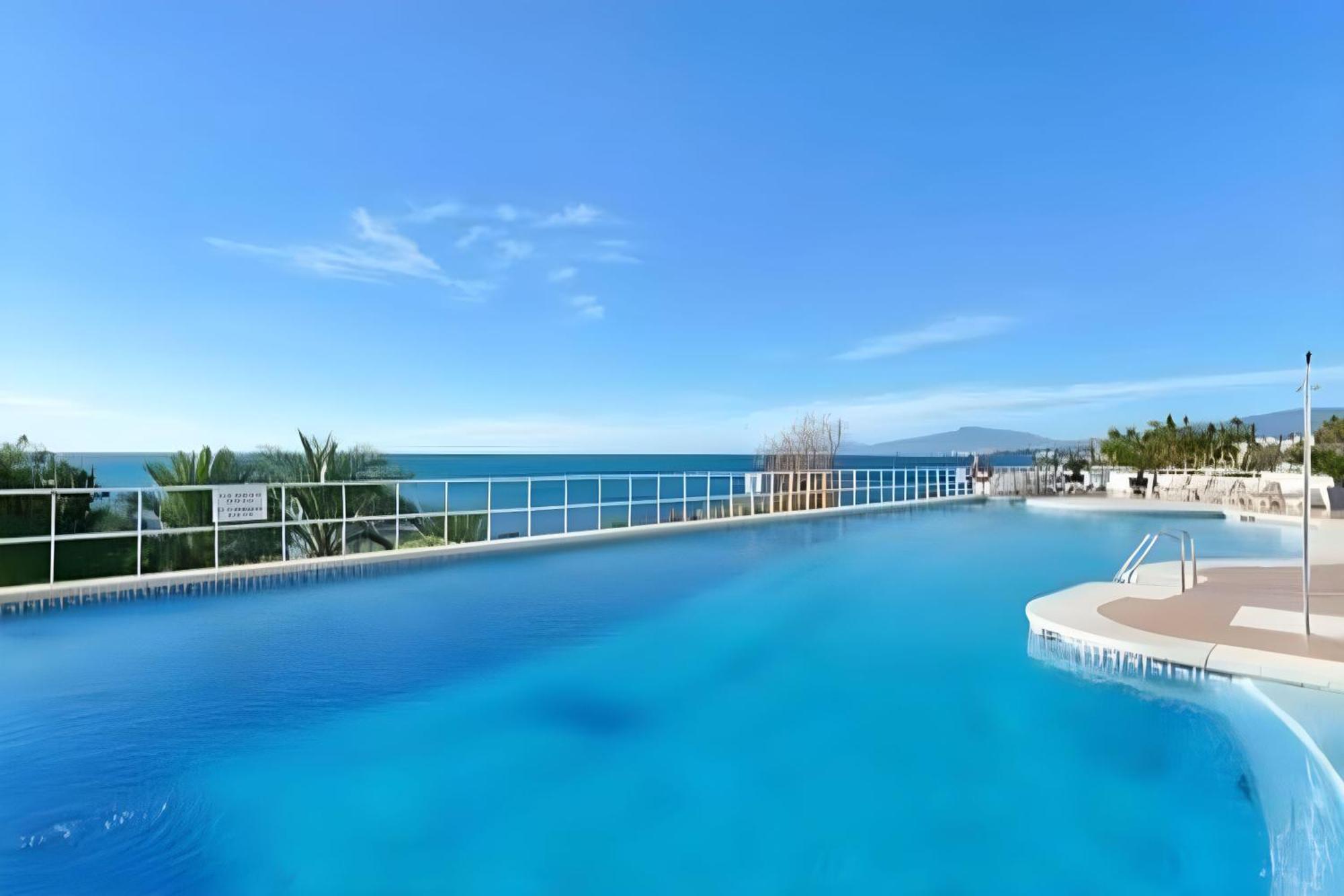 Stunning Unobstructed 180 Degree Sea View With 100 Square Meters Terrace - Costa Del Sol - Lägenhet *