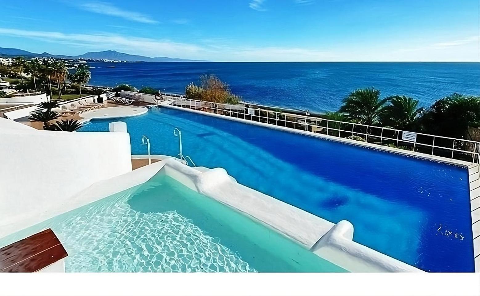 Stunning Unobstructed 180 Degree Sea View With 100 Square Meters Terrace - Costa Del Sol - * Estepona